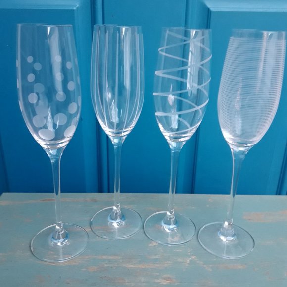 Toasting Glasses Set of 4 Etched Glass Flutes Mikasa Crystal Polka Dots Swirls - Picture 4 of 16